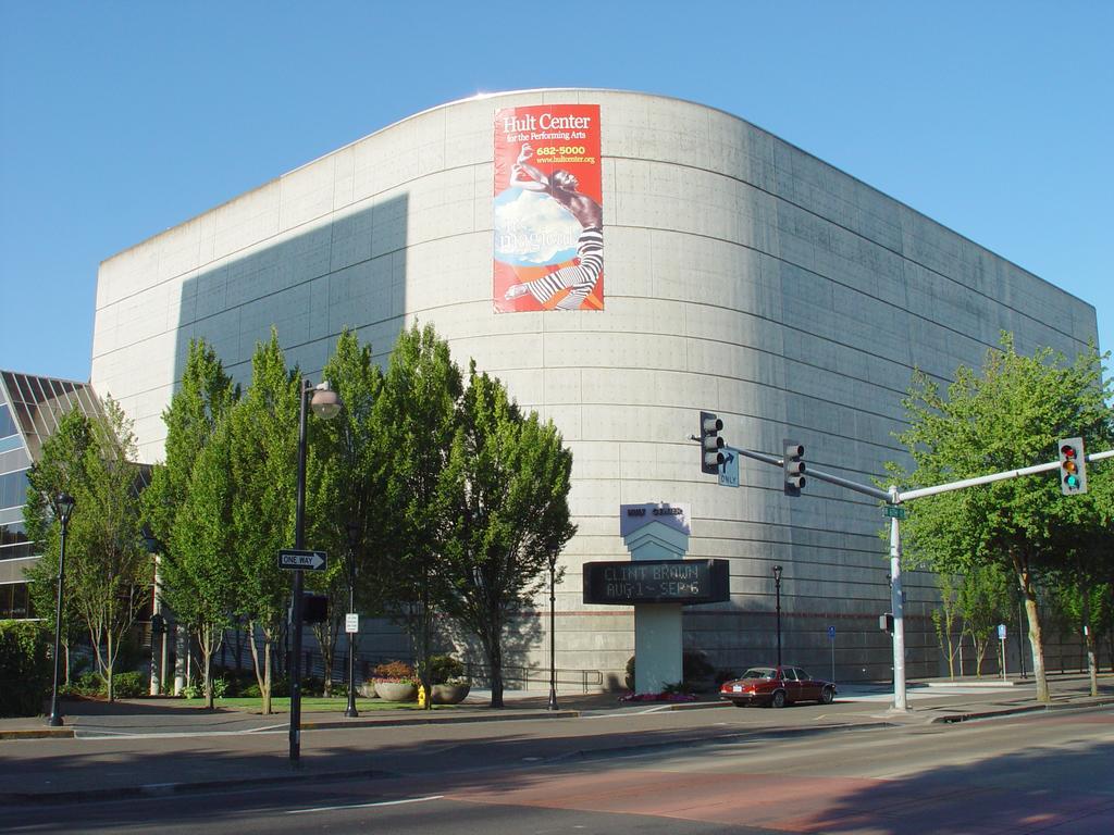 Travelodge By Wyndham Eugene Downtown/University Of Oregon Ngoại thất bức ảnh